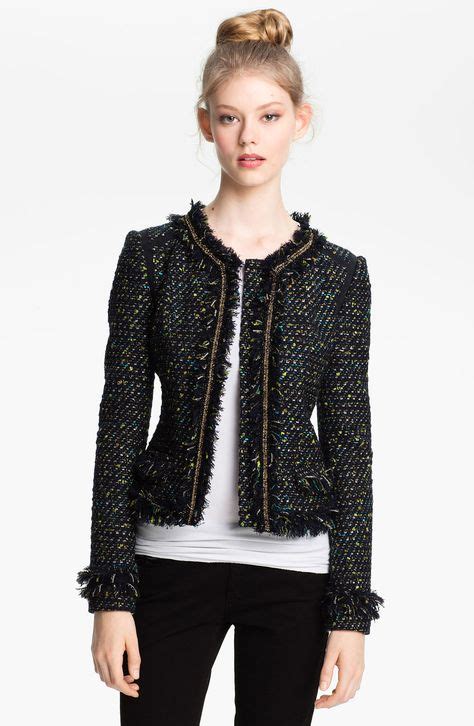 chaqueta tipo chanel negra